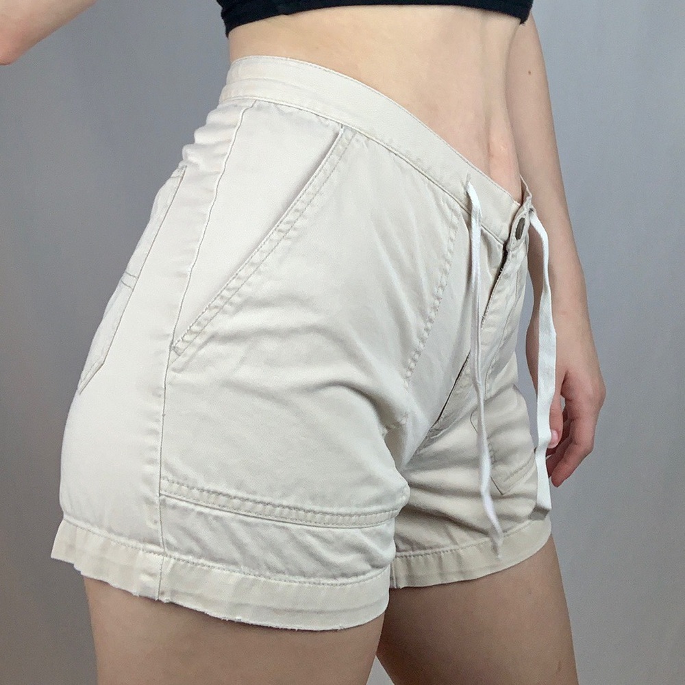 ⭐️GUESS KHAKI SHORTS⭐️